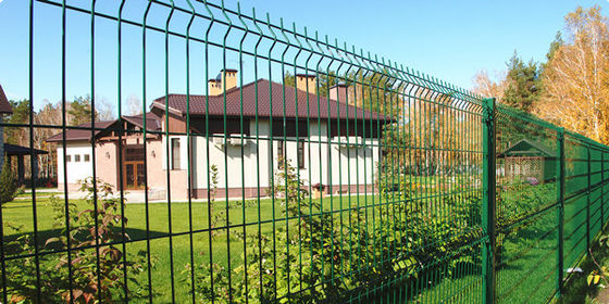 Acciaio Galvanizzato Metallo Recinzioni da giardino Pannelli esterni PVC Rivestito V Piega 3d Curvo Saldato Recinzione a maglia